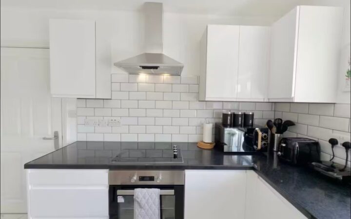 o_1j7jtg06r88a1dd912sl1vdq6m72