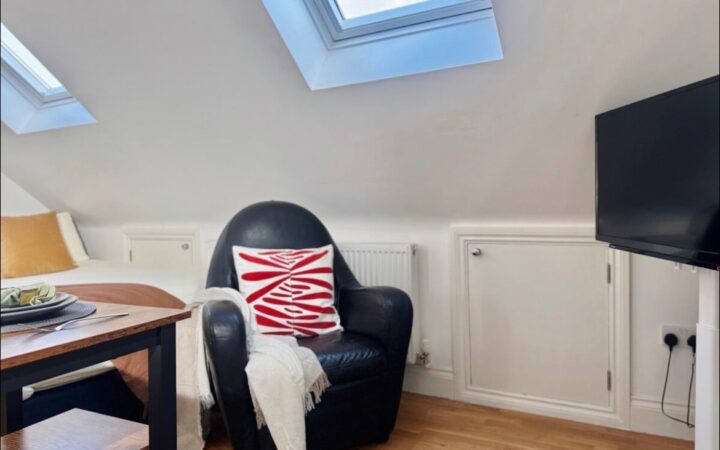 o_1j7julclh1itd1i191f9fl9f1m835